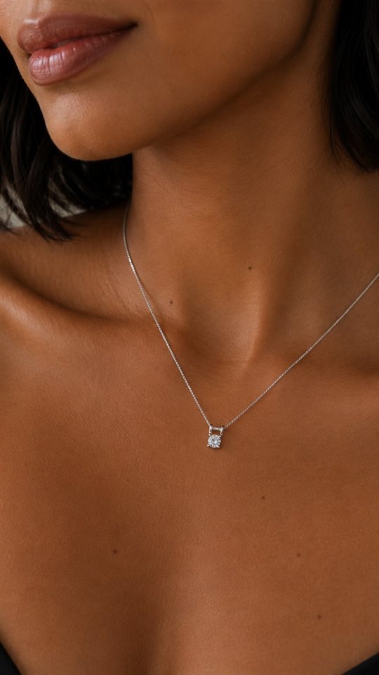 Reel do Instagram: colar ponto de luz moissanite classic